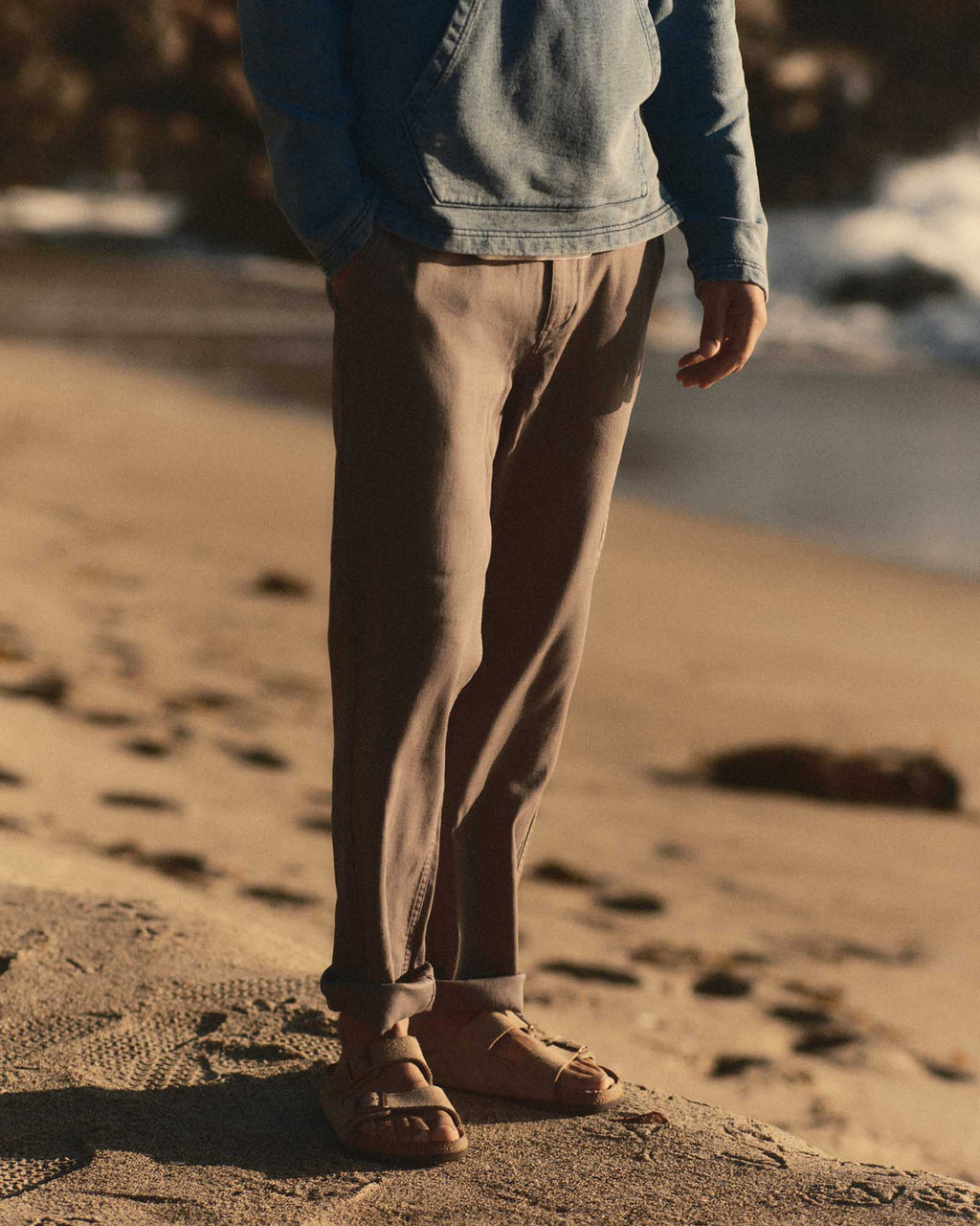 The Roamer Pant in Smoked Olive Broken Twill